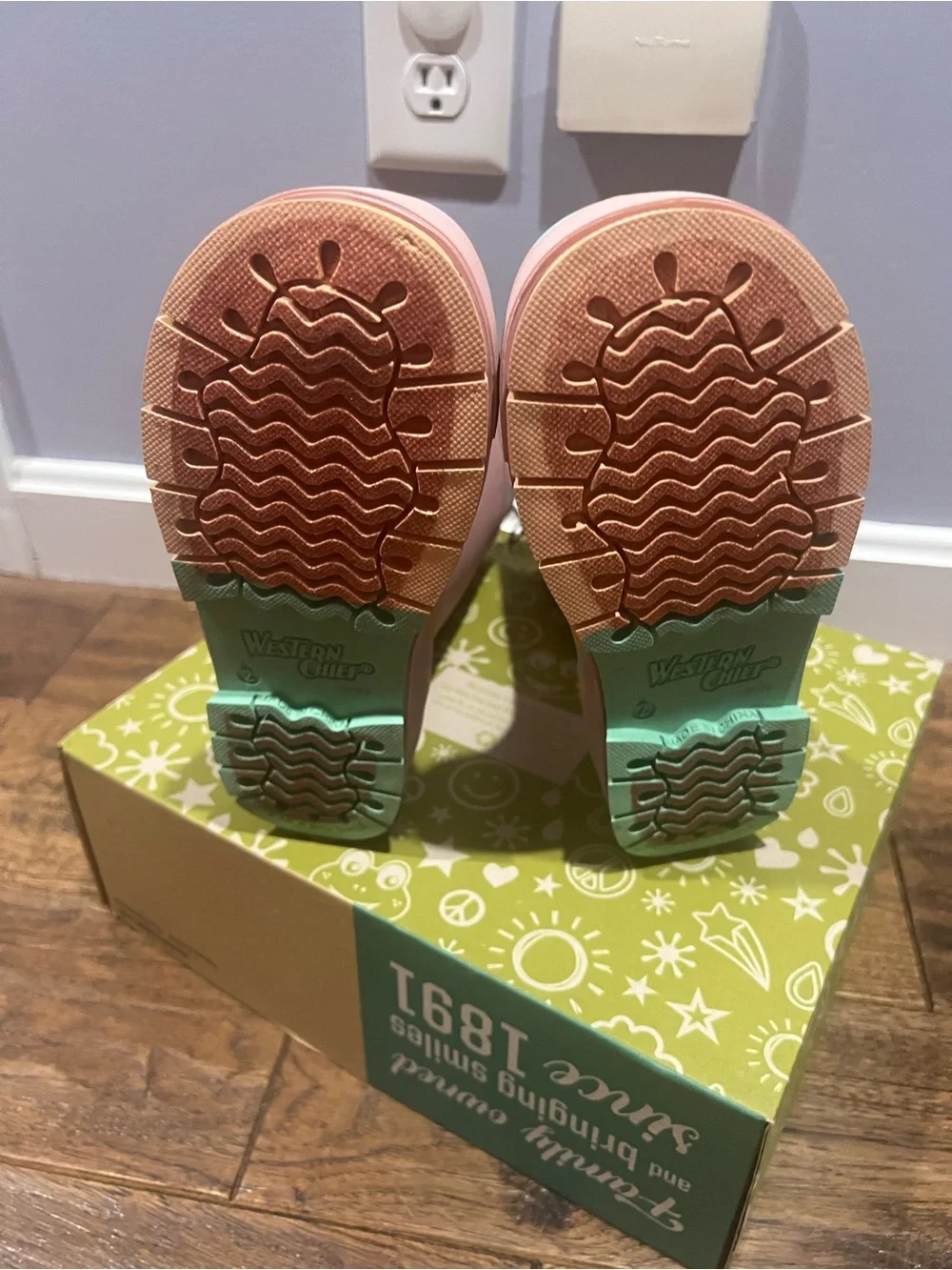 Western Chief kids size 2- Pink Kids Rain Boots with Good Vibes Heart size
